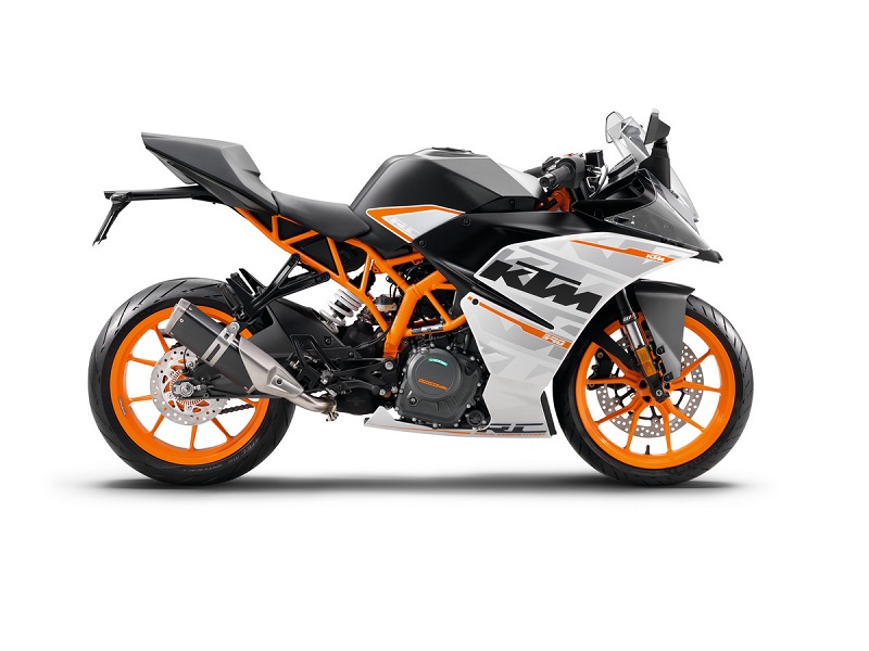 127714 KTM RC 390 MY 2016 uvodna