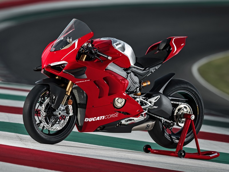 01 DUCATI PANIGALE V4 R ACTION UC69239 Mid