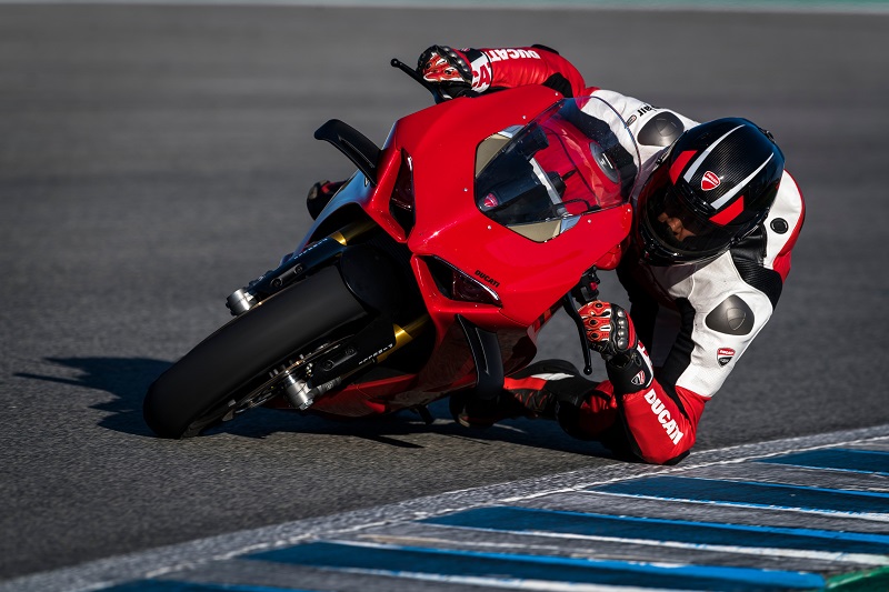 DUCATI PANIGALE V4S ACTION 022 UC355491 High