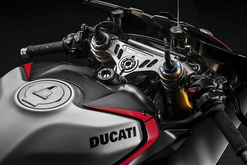 DUCATI PANIGALE V4 SP 17 UC211452 Low