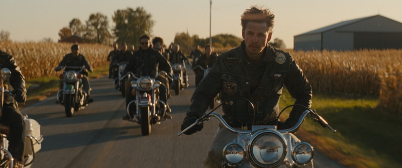 Austin Butler as Benny in director Jeff Nichols' THE BIKERIDERS. Credit: Courtesy of Focus Features. © 2023 Focus Features. All Rights Reserved.