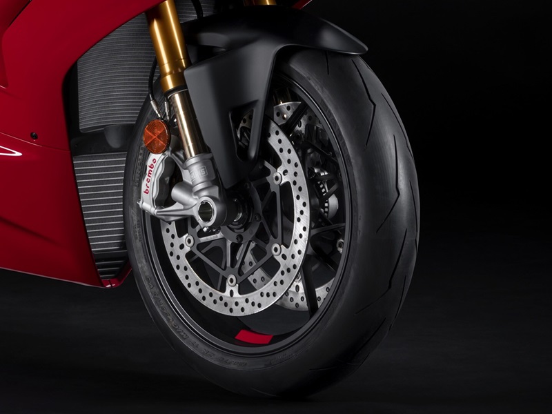 MY22 Ducati PanigaleV4S 30 UC353984 Mid