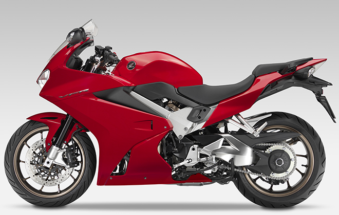 VFR800F-Tourer-2014-020