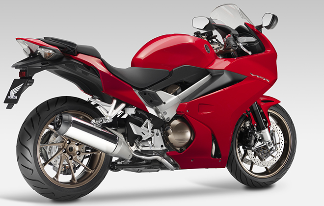 VFR800F-Tourer-2014-023