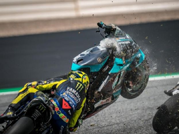 MotoGP: Kako je Rossi ostao živ u 9 slika