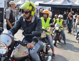 Slavljeničko Moto Guzzi okupljanje u Mandellu