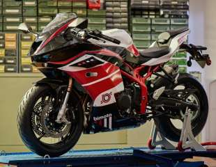 Egzotika iz klase 400: Bimota KB399