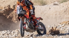 Dakar 2022: Petrucci pao zbog deve i pobijedio!